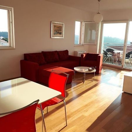 Apartment Lucija - Cozy Flat In The City Center With A Sea View & Parking Makarska Zewnętrze zdjęcie