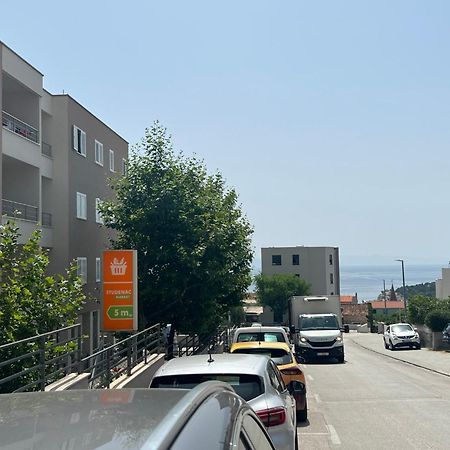 Apartment Lucija - Cozy Flat In The City Center With A Sea View & Parking Makarska Zewnętrze zdjęcie