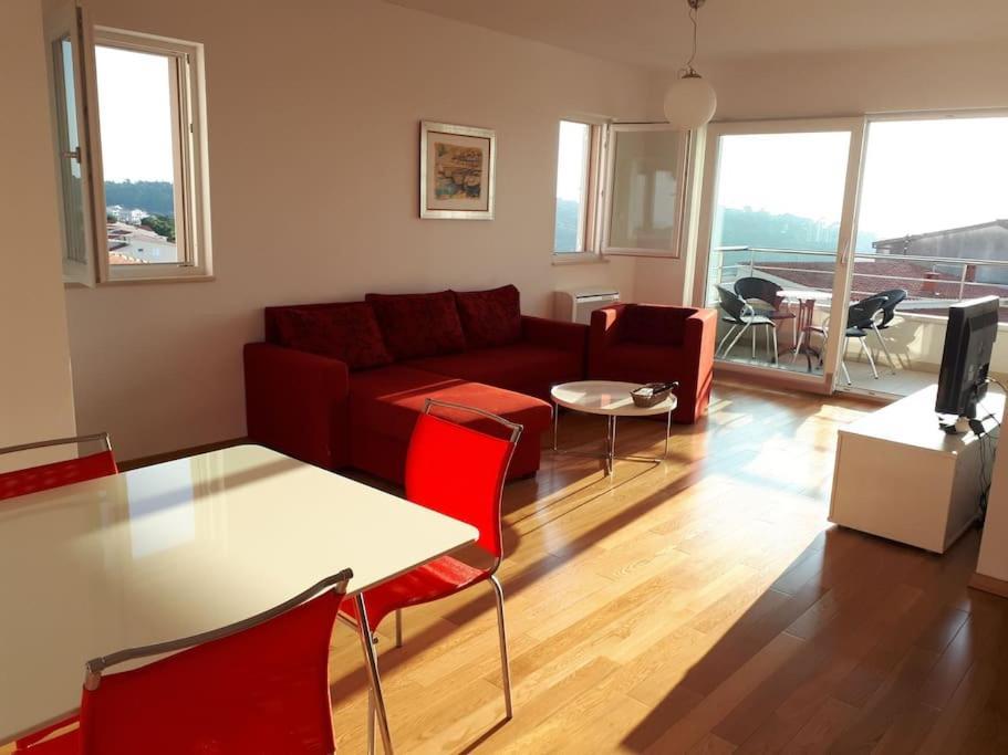 Apartment Lucija - Cozy Flat In The City Center With A Sea View & Parking Makarska Zewnętrze zdjęcie