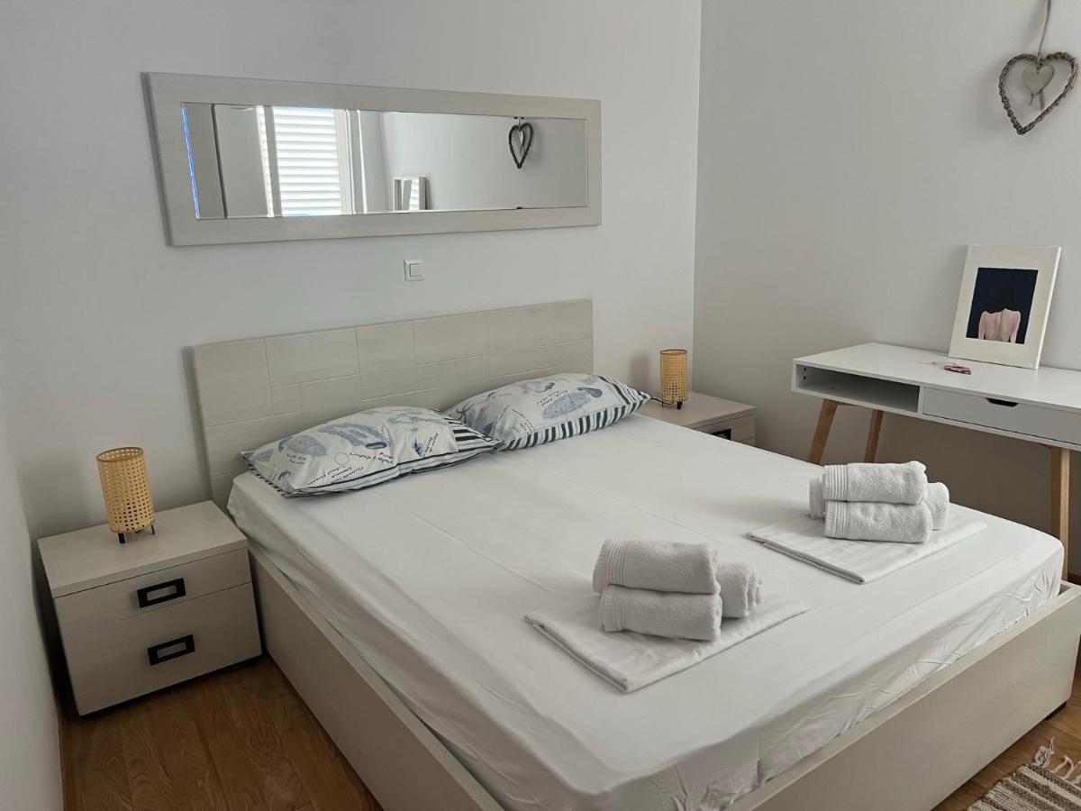 Apartment Lucija - Cozy Flat In The City Center With A Sea View & Parking Makarska Zewnętrze zdjęcie