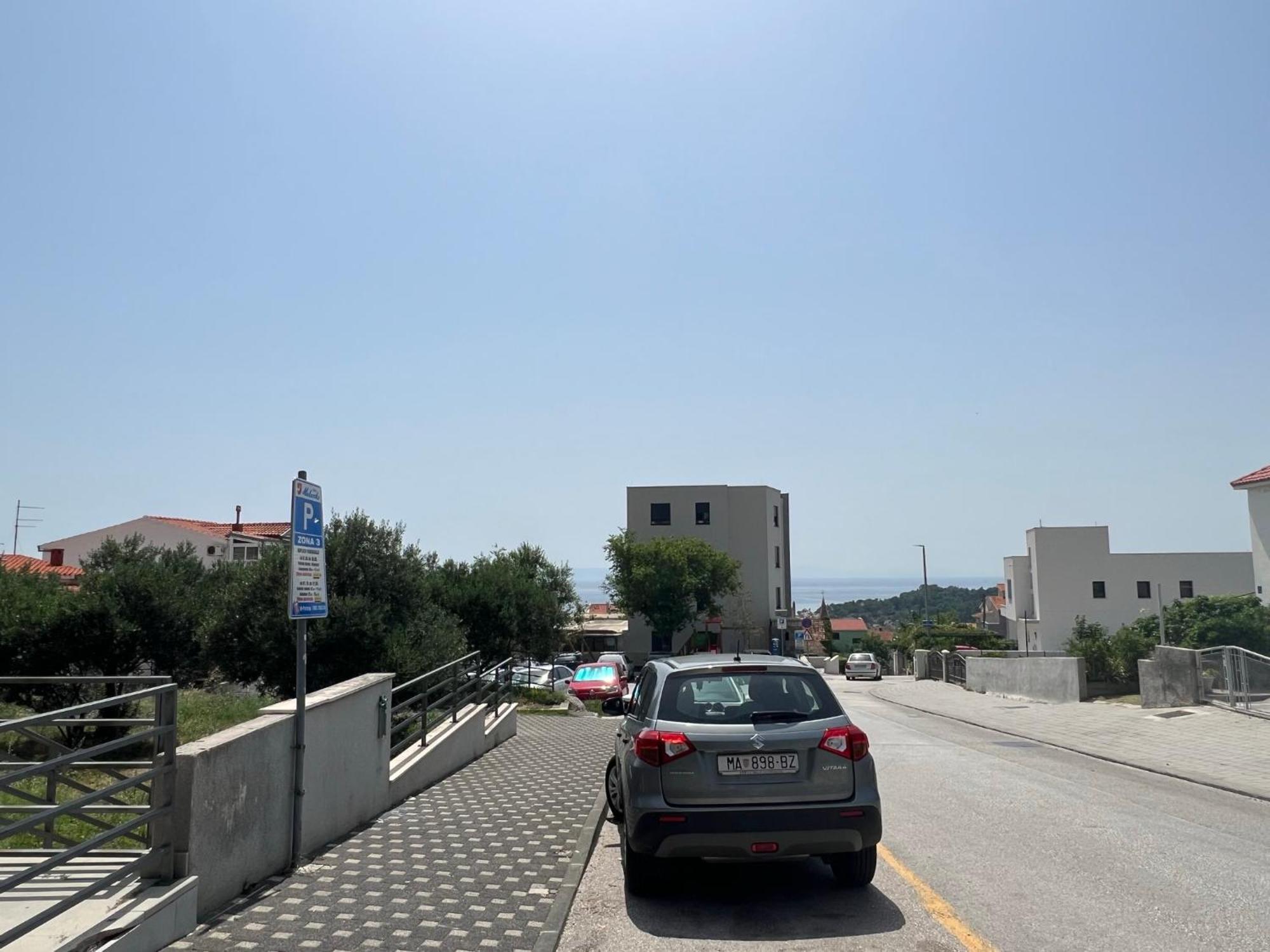 Apartment Lucija - Cozy Flat In The City Center With A Sea View & Parking Makarska Zewnętrze zdjęcie