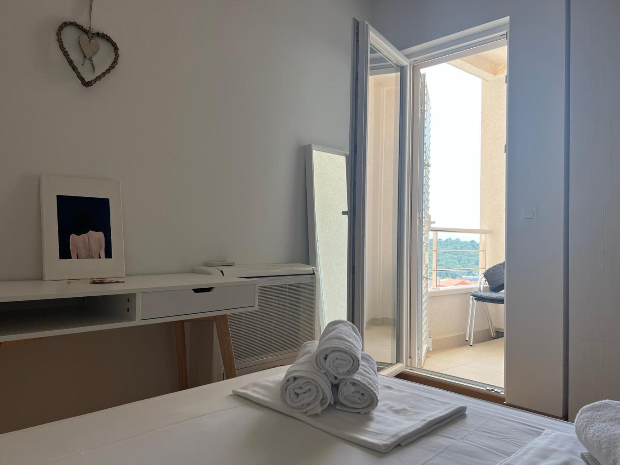 Apartment Lucija - Cozy Flat In The City Center With A Sea View & Parking Makarska Zewnętrze zdjęcie