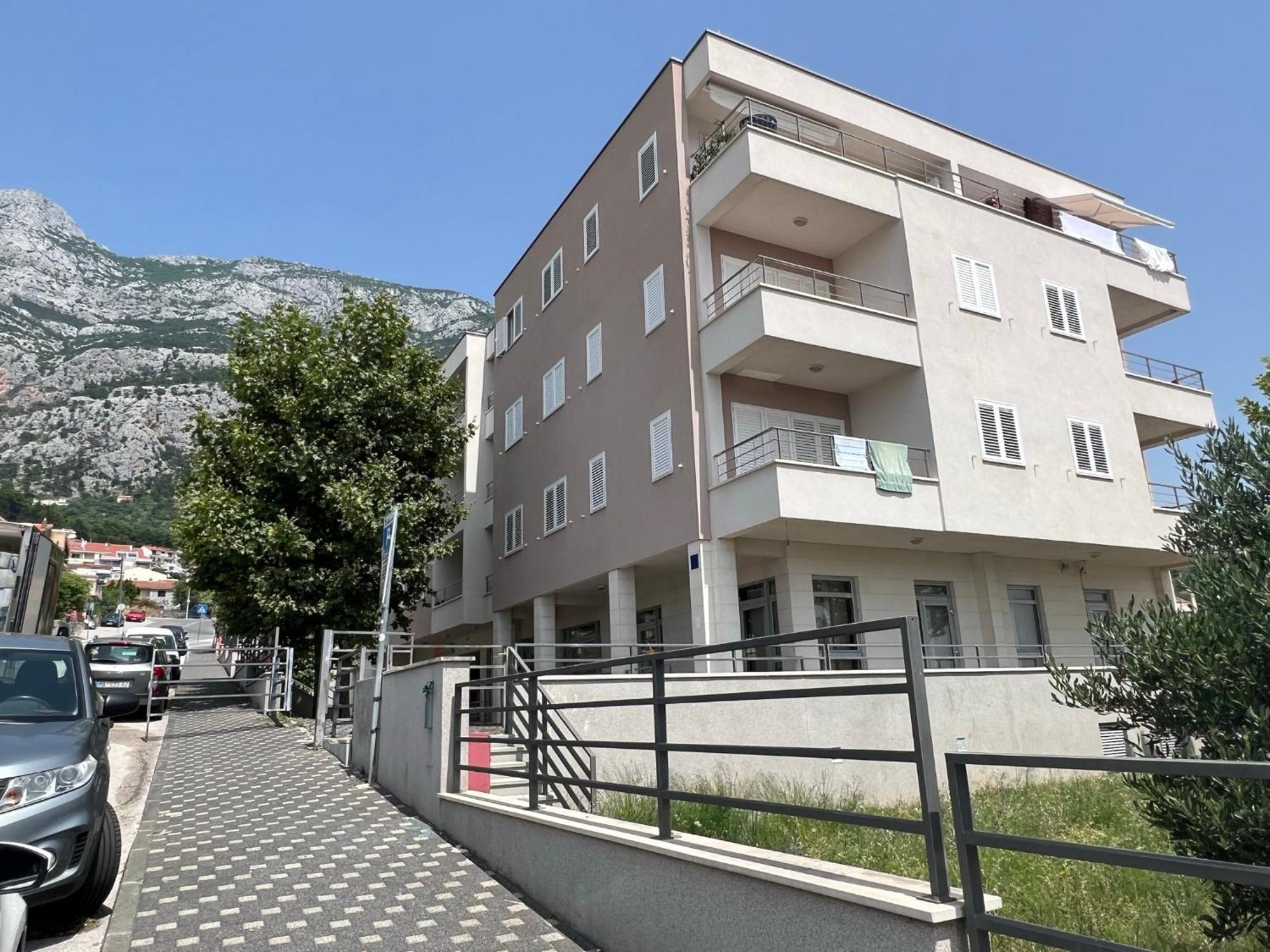 Apartment Lucija - Cozy Flat In The City Center With A Sea View & Parking Makarska Zewnętrze zdjęcie